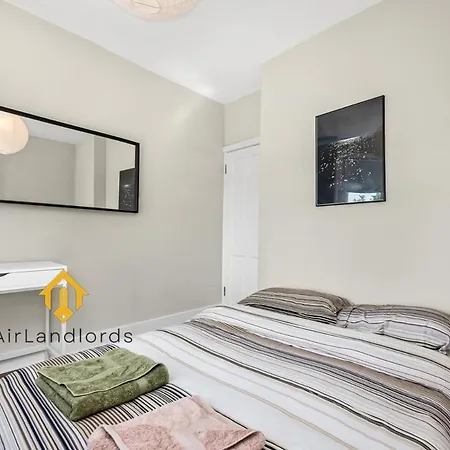 Unique 2 Bedroom Flat In Heart Of Walthamstow London Exterior photo